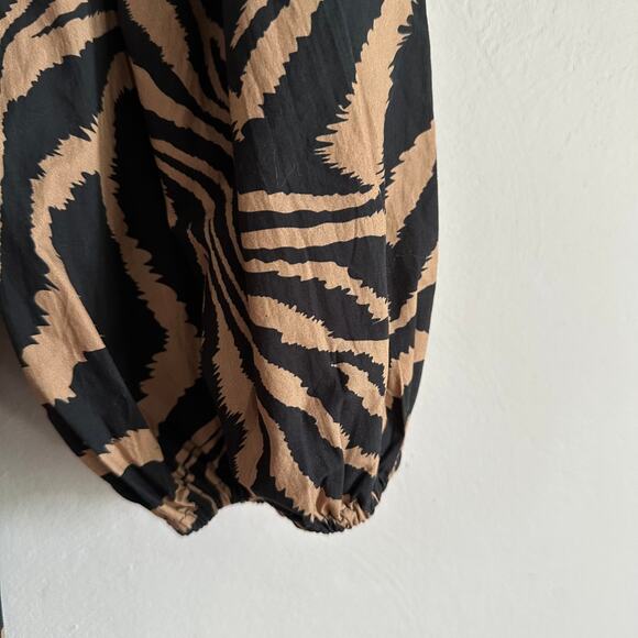 Ganni Puff Sleeve Mini Shirt Dress in Tiger Print - Picture 4 of 11